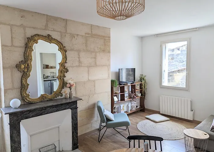 Quarto em Acomodações Particulares Cocon Lumineux Sous Les Toits De Bordéus