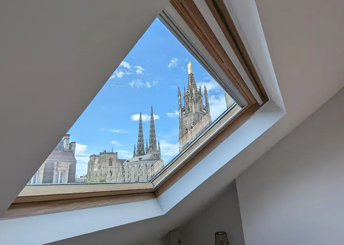 Cocon Lumineux Sous Les Toits De *